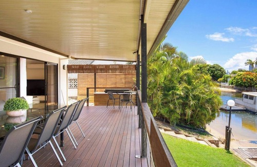 Broadbeach Waters House | Waterfront vista East facing to water pretty view day and night.