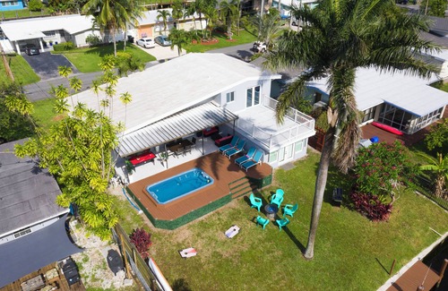 Lauderdale Isles House | Waterfront Villa/min 2 Beach/Hottub/Kayak/FirePit/Fishing