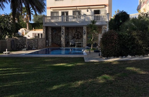 L'Ampolla Ski Chalet | Waterfront Villa l'Ampolla I