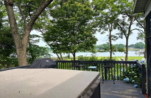 Chestertown House | Waterfront w/Deepwater Pier Walking Distance to Downtown Chestertown