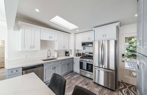 Point Richmond House | Waterfront WFH Getaway
