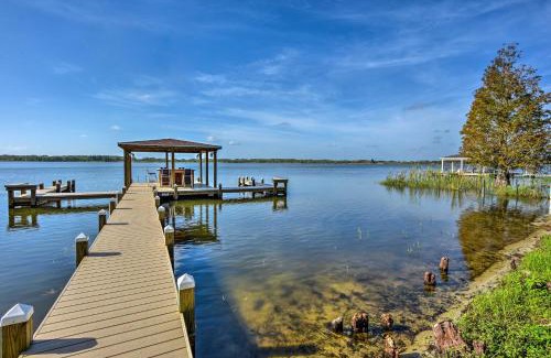 Winter Haven House | Waterfront Winter Haven Home with Dock and Hot Tub!