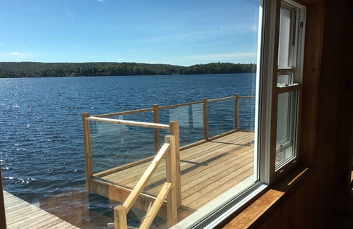 Austin Ski Chalet | Waterfront with amazing terrasse on Orford lake with inground salt spa and sauna