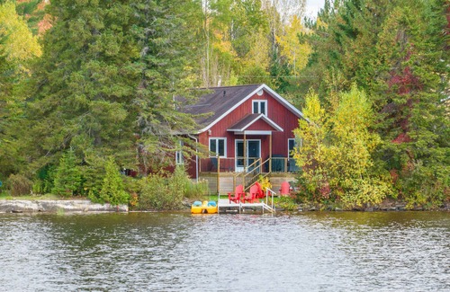 Eastman Ski Chalet | Waterfront with amazing sunset , inground salt spa and sauna