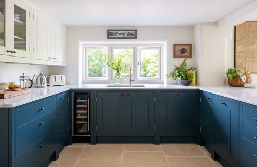 Salcombe Cottage | Waterhead Cottage - a cottage that sleeps 10 guests in 5 bedrooms