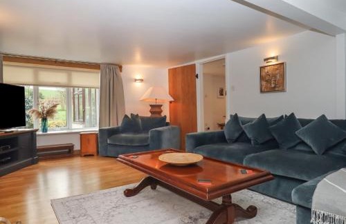 Holsworthy House | Waterland Farmhouse