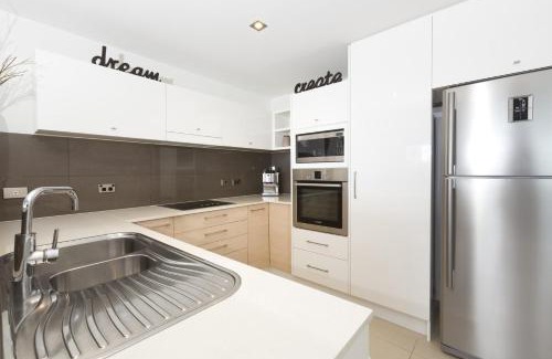 Forster Apartment | Waterline 202