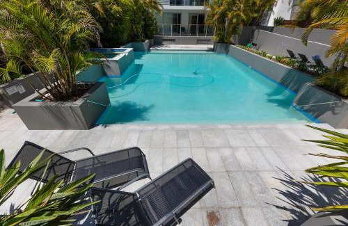 Forster Apartment | Waterline 302