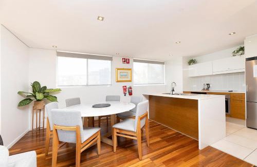 Forster Apartment | Waterline 302