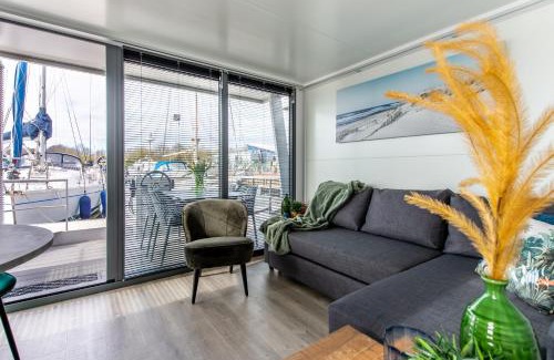Kamperland Boat Rental | Waterlodge voor 4 personen in de haven van Kamperland
