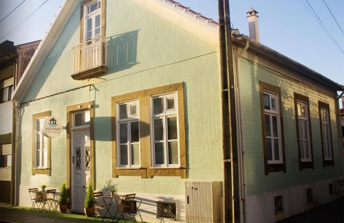 Espinho Bed & Breakfast | Watermark Surf House