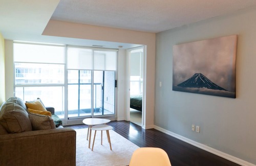 Fort York Condo | Waterpark Amazing Location, Steps to Everything Including Lake, Food & More!