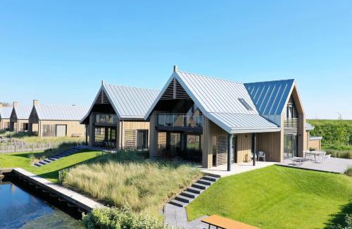 Tholen Villa | Waterrijk Oesterdam Resort Villas