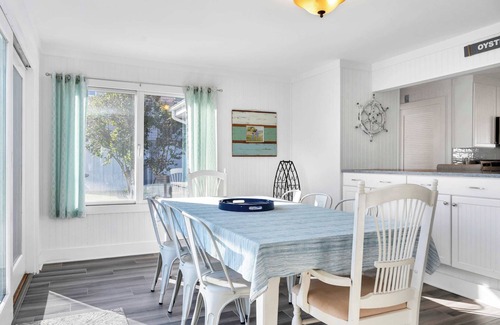 Niantic House | Water’s Edge Oak Grove Retreat with Water Views