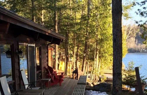Val-des-Monts Cottage | Waters Edge on McGregor