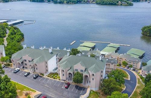 Lake Ozark Apartment | Waters Edge