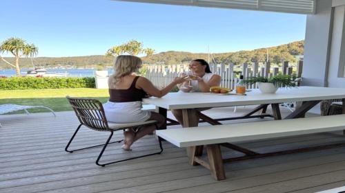 Glenorie House | Watersea By The Bay Unit 2, waterfront, walk to shop&restaurants