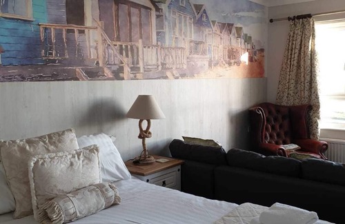 Barton-on-Sea Bed & Breakfast | Watersedge Guest House