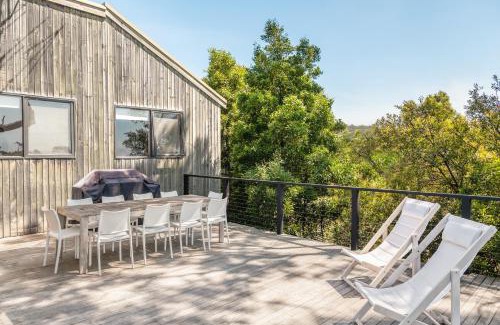 Lorne House | Watershack - Expansive ocean views, close to town