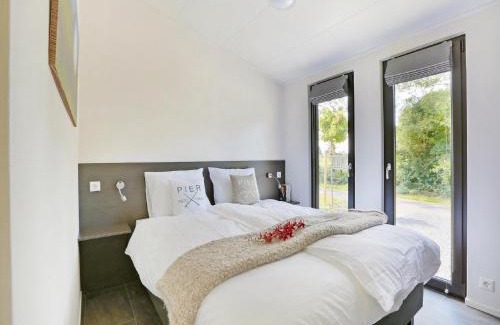 Lochem Ski Chalet | Waterside Bliss in Lochem
