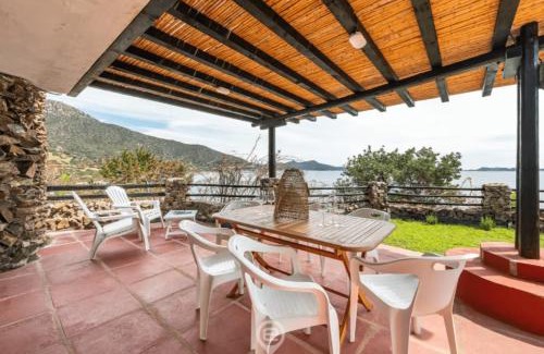 Porto Sa Ruxi House | Waterside Oasis House