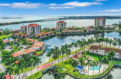 Palma del Mar Hotel | Waterside Palm Paradise