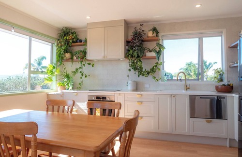Waterview House | Waterview, Auckland Elegant modern living space