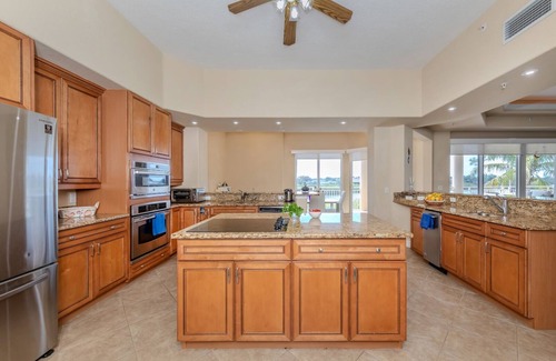 Laurel Condo | Waterview condo in ideal location