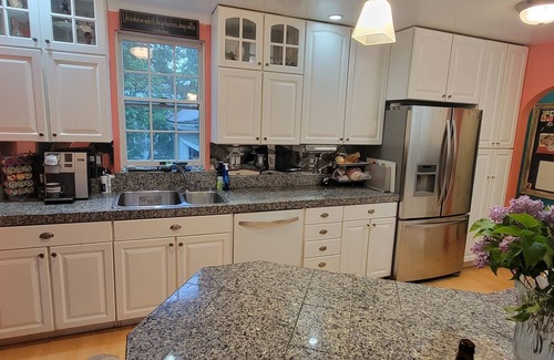 De Tour Village House | Waterview Home - in town, across from the Marina