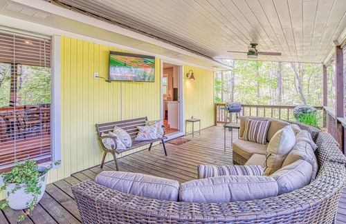 Counce House | Waterview home in heart of Pickwick! 3bd + loft, sleeps 8. Steps from the water!