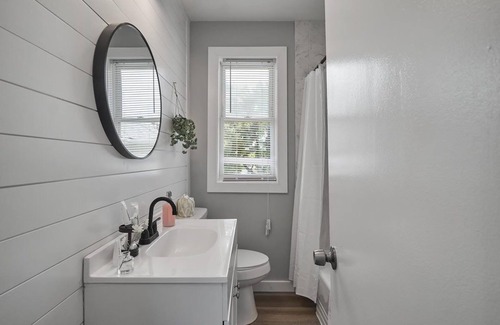 Cottage Line Apartment | *Waterview/Pool* Coastal Breeze Suite @ Salt & Sea