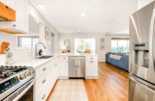 Poulsbo House | Waterview + Sunrises in this Contemporary Gem