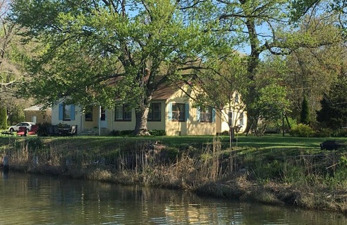 Cape Anne Cottage | Watrfnt Cottage @ChesapeakeParadise Kayaks/Dogs OK