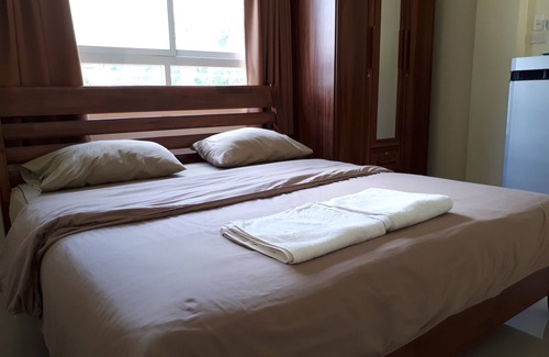 Tha Yang Hotel | Wattana House