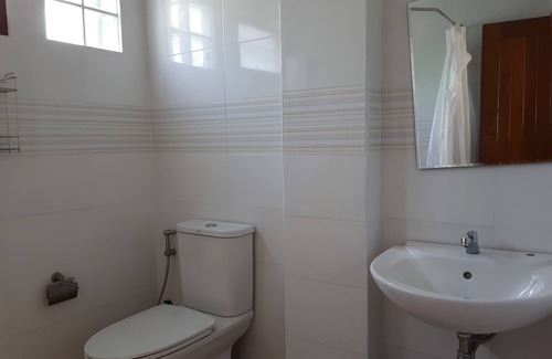 Tha Yang Hotel | Wattana House