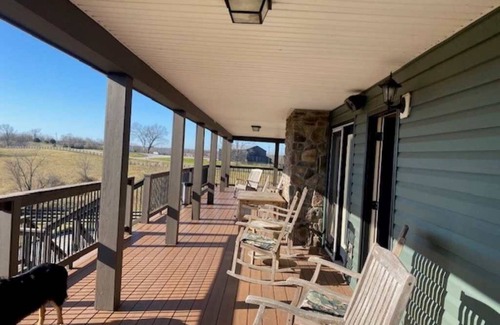 Corinth House | Watter's Way is located 15 minutes from the ark encounter in Williamstown KY.