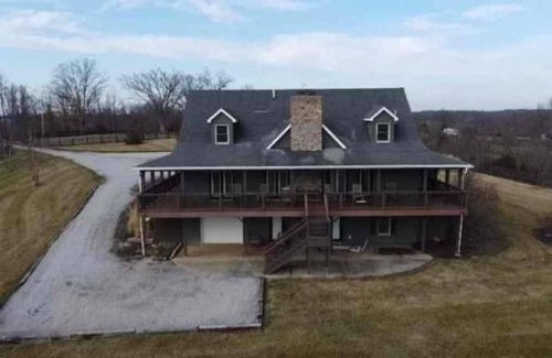 Corinth House | Watter's Way is located 15 minutes from the ark encounter in Williamstown KY.