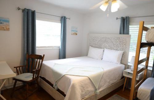 La Vista House | Wave Cave - Beach, Heated Pool, BBQ, Family, Friends, Fun