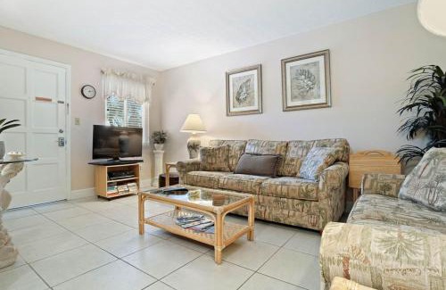 St. Pete Beach House | Waves 16 1 Bedroom Paradise with Heated Pool in