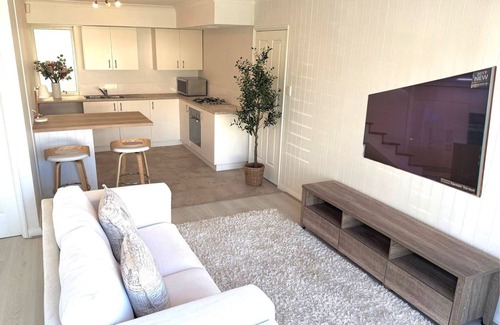 Burns Beach Apartment | Waves - couples retreat by the beach