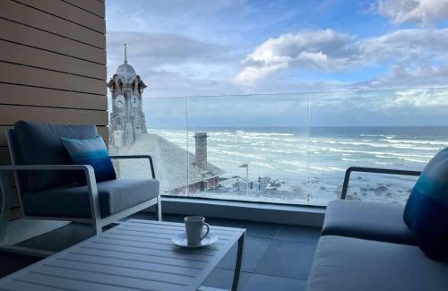 Redhill Apartment | Wavescape Surfers Lookout Stay