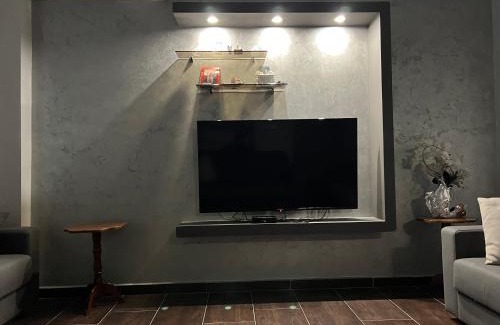 Durres Apartment | Waveside Apartment Getaway