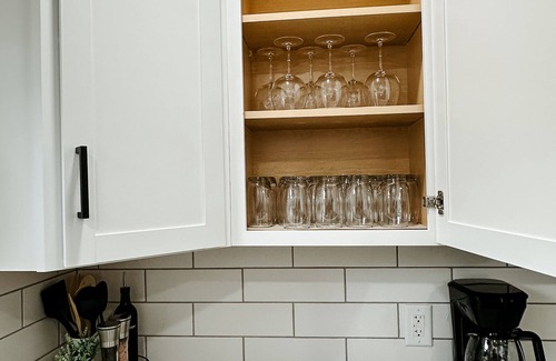 Syracuse House | Wawasee Lake Channel Cottage Newly Renovated