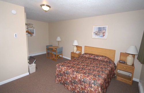 St Ignace Hotel | Wayside Motel