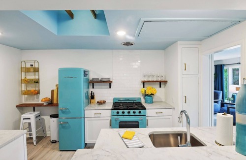 Wayzata House | Wayzata Colorful Home w/Office!