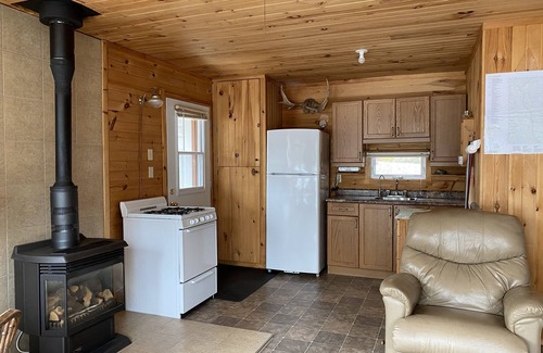 West Nipissing Cabin | We are an off grid resort with peace and tranquillity. Pet friendly.