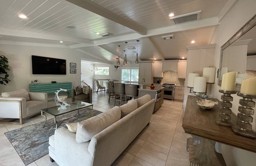 Siesta Key House | We made this 5-star property even better! Just read our reviews!