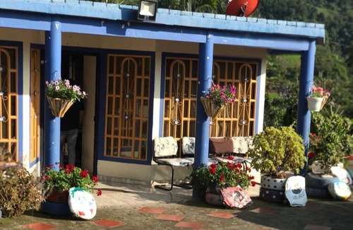 Vergara House | We offer a family atmosphere, surrounded by lots of nature and natural pools