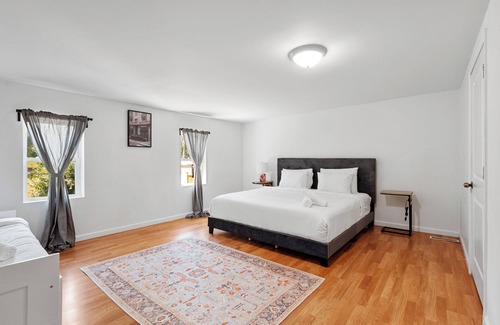 The Gate House | We're six minutes from the Ballpark! Downtown STL Home
