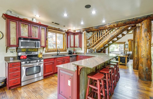 Kamas Cabin | Weber River Cabin in Oakley w/Private Hot Tub!